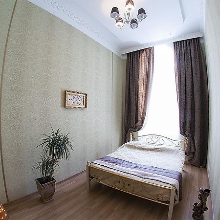 Apartment Vozle Teatra Opery I Baleta Лвив Екстериор снимка
